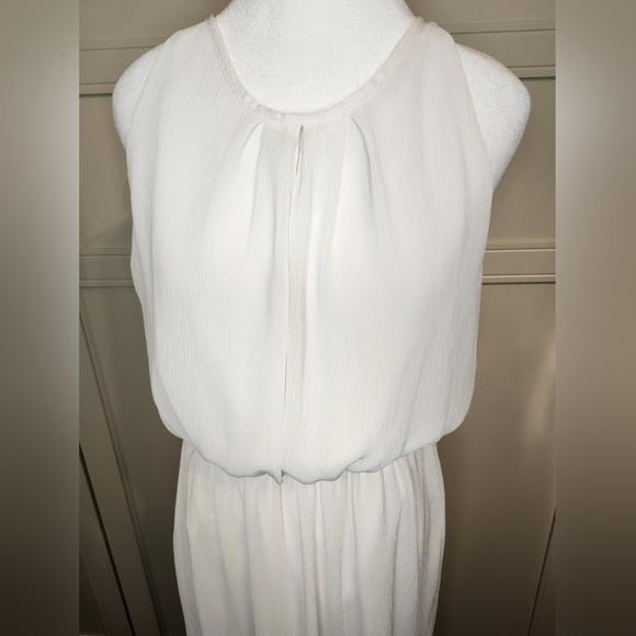 White Chiffon Sleeveless Maxi Dress - Picture 3 of 8